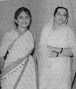 kesar04.jpg - Kesarbai and Sunita Deshpande