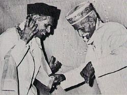 (L-R) Sharatchandra Arolkar and Krishnarao Shankar Pandit