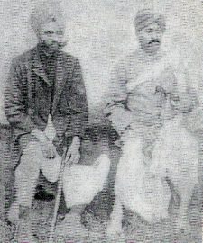 Haider Khan (l) and Bhaskarbuwa Bakhale (r)
