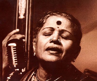 M.S. Subbulakshmi (courtesy: I&B Calendar 2005) M.S. Subbulakshmi (courtesy: I&B Calendar 2005)