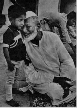 Bismillah Khan with his grandson